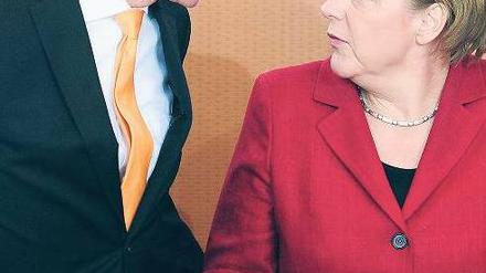 Alles auf Anfang? Bundeskanzlerin Angela Merkel und Außenminister Guido Westerwelle am Dienstag bei der Kabinettssitzung im Kanzleramt.