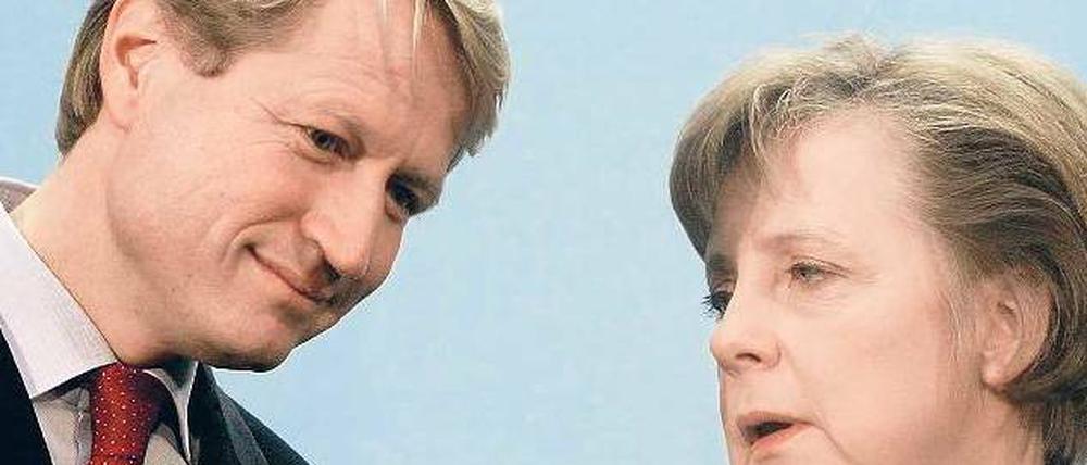 Heißer Draht. Ulrich Wilhelm könnte direkt aus einer politischen Funktion heraus an die Spitze des Bayerischen Rundfunks wechseln. Und Angela Merkel hat eine Personalie.Foto:ddp