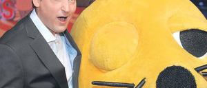 Augenzwinkernd gehen Eckart von Hirschhausen und die Maus in die Show. Foto: dpa