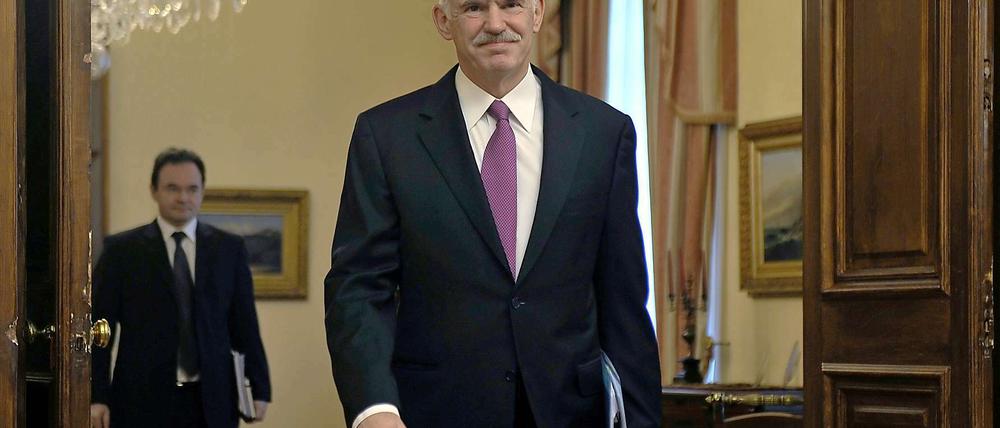 In die Offensive: Ministerpräsident Papandreou verteidigt sein Land gegen Deutsche-Bank-Chef-Ackermann.