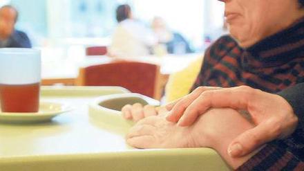 Arbeit mit Senioren wird künftig besser bezahlt – sowohl in Heimen als auch bei ambulanten Diensten.
