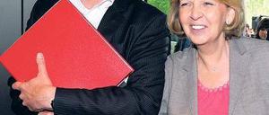 Trotzdem lachen: NRW-SPD-Chefin Hannelore Kraft und ihr Vize Jochen Ott vor der zweiten Sondierungsrunde mit der CDU am Dienstag in Düsseldorf. 