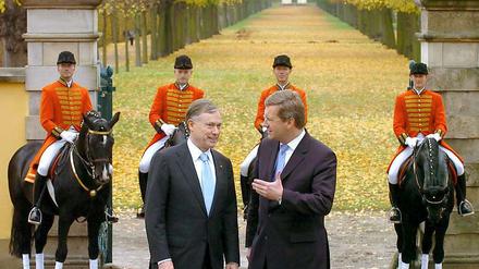 Der zurückgetretene Bundespräsident Horst Köhler und Niedersachsens Ministerpräsident Christian Wulff, Kandidat der Regierungskoalition für Köhlers Nachfolge.