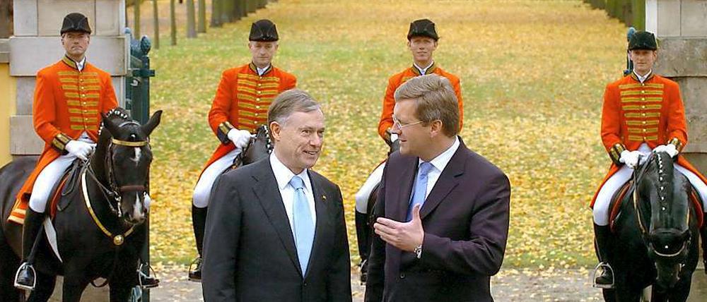 Der zurückgetretene Bundespräsident Horst Köhler und Niedersachsens Ministerpräsident Christian Wulff, Kandidat der Regierungskoalition für Köhlers Nachfolge.