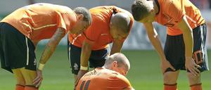 Bangen um Robben: Der Bayern-Star hat sich im letzten Testspiel verletzt und droht nun für das Turnier in Südafrika auszufallen.