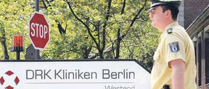 Polizei auf Arztbesuch. Ermittler rückten zu mehreren DRK-Kliniken aus, wo es umfangreiche Durchsuchungen gab. Foto: ddp