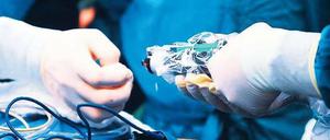 Dienst am Patienten. Niemand will so viel neues Personal einstellen wie die Unternehmen aus dem Bereich Gesundheit und Soziales. 