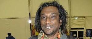 Niren Tolsi ist Redakteur der südafrikansichen Zeitung "Mail and Guardian" und einer der bekanntesten Sportreporter des Landes.