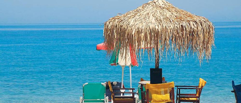 Wenig los hier. Am Kokkari-Strand auf Samos – sonst gerade bei Deutschen beliebt – haben Urlauber derzeit keine Platzprobleme. Foto: dpa