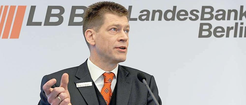 Der Vorstandsvorsitzende der Landesbank Berlin (LBB) Johannes Evers will die überregionalen Aktivitäten im Bereich des Immobilien- und Kapitalmarktgeschäftes verstärken.