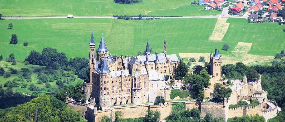 Friedrich Wilhelms Traum. Der König, er starb 1861, erlebte die Einweihung der Burg nicht mehr. Dabei hatte Baumeister Friedrich August Stüler all seine Wünsche erfüllt. Foto: Visum