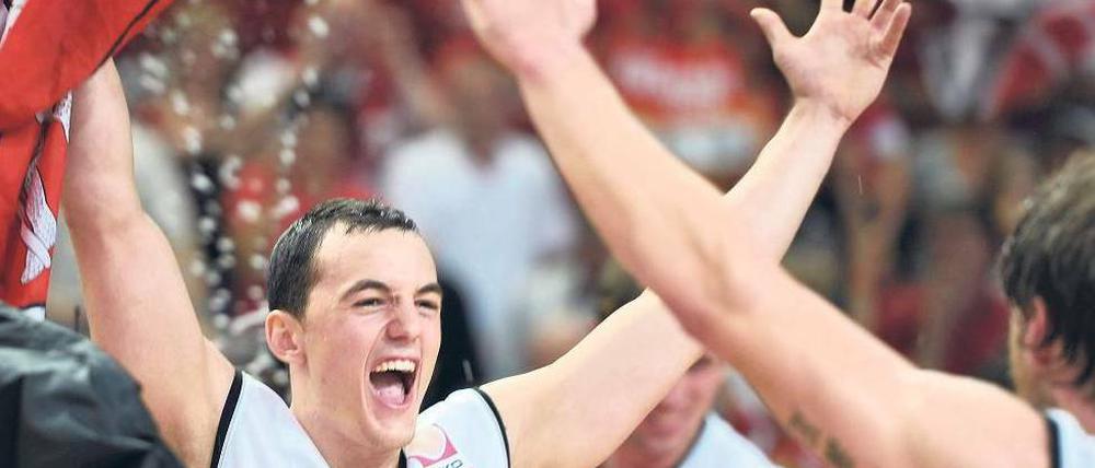 Sieger in Pose. Bamberg mit Karsten Tadda war am Ende eine Armlänge voraus.Foto: dpa