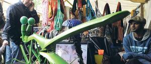 Kunst aus Kreuzkölln. Für die Standplätze auf dem neuen Flohmarkt am Maybachufer gibt es schon eine Warteliste. Foto: Uwe Steinert