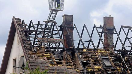 Das Feuer brach vermutlich im ersten Stock aus.