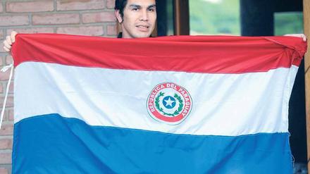 Nationalheld. Paraguays Savador Cabañas, 31, wurde im Januar angeschossen.