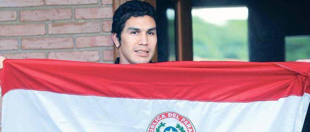 Nationalheld. Paraguays Savador Cabañas, 31, wurde im Januar angeschossen.