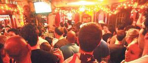 Soccer-süchtig. Weit entfernt von Südafrika und ihren Traditionen werden die Amerikaner zu Fußballfans. 