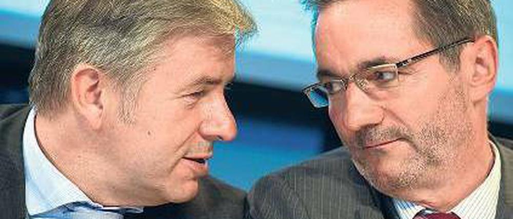 Die Länderchefs Wowereit und Platzeck nach der Aufsichtsratssitzung. Foto: dpa/Pleul