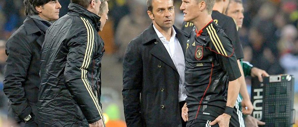 Bastian Schweinsteiger wird von einer Muskelverhärtung geplagt.