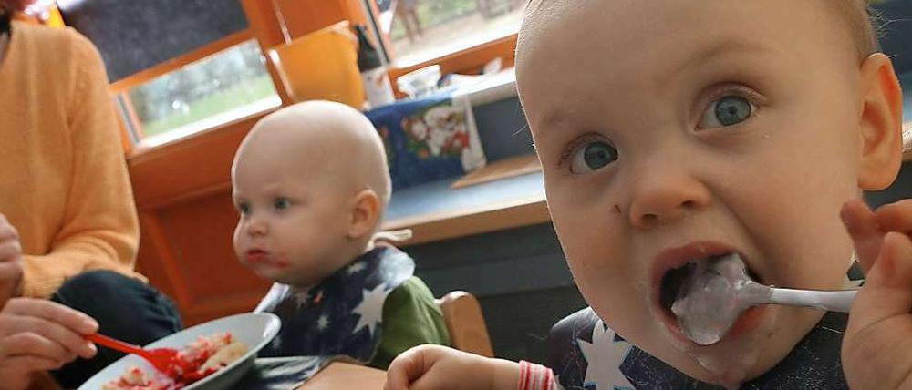 Die östlichen Bundesländer investieren deutlich mehr in die Kinderbetreuung, als die westlichen Länder. 