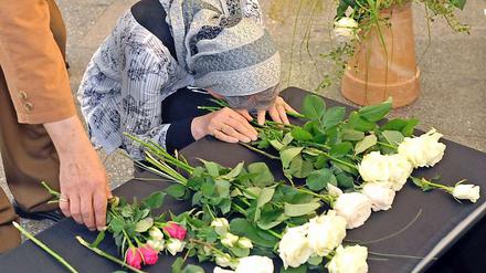 Trauer um die vor einem Jahr in Dresden ermordete Ägypterin Marwa El-Sherbini.
