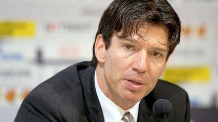 Erfolgstrainer Uwe Krupp macht weiter.