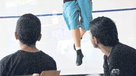 Das fliegende Klassenzimmer. „Getto-Girl“ im Stück von Chris Kondek. Foto: M. Lieberenz