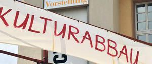 Weniger für alle. Zwei von drei Kommunen schaffen 2011 nur einen Not-Etat. Einige müssen bei der Kultur sparen, wie hier in Dessau.