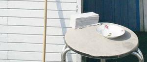 Lohn-Dumping ist an Raststätten weit verbreitet. Im aktuellen Fall erhielten einige Frauen für das Toilettenputzen weniger als einen Euro Lohn pro Stunde. Juristen streiten: Handelte ihr Arbeitgeber strafbar? Oder beging er nur eine Ordnungswidrigkeit? Foto: Imago