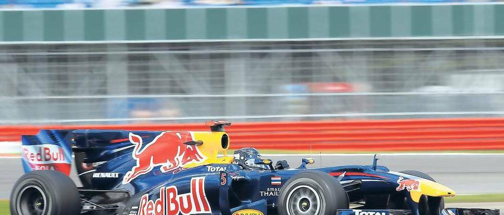 Wir haben alle abgehängt. Sebastian Vettel (im Bild) und sein Teamkollege von Red Bull, Mark Webber, starten heute von Platz eins und zwei. Foto: AFP