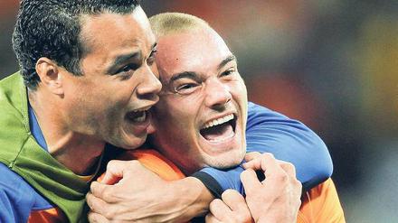 Glückskind. Wesley Sneijder (r.) kann seinen vierten Titel holen.Foto: dpa