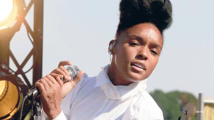 Grace-Jones-Gedächtnistolle. Janelle Monáe am Freitag bei der Modemesse Bread & Butter auf dem Flugfeld Tempelhof.