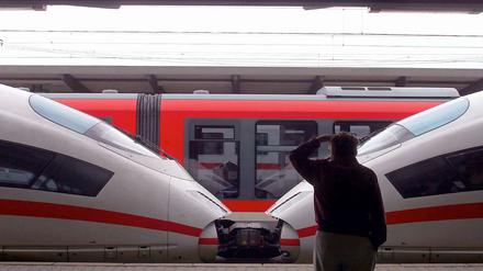 Die Gewerkschaften drohen mit Stillstand auf den Gleisen, wenn sich die Bahn nicht bewegt.