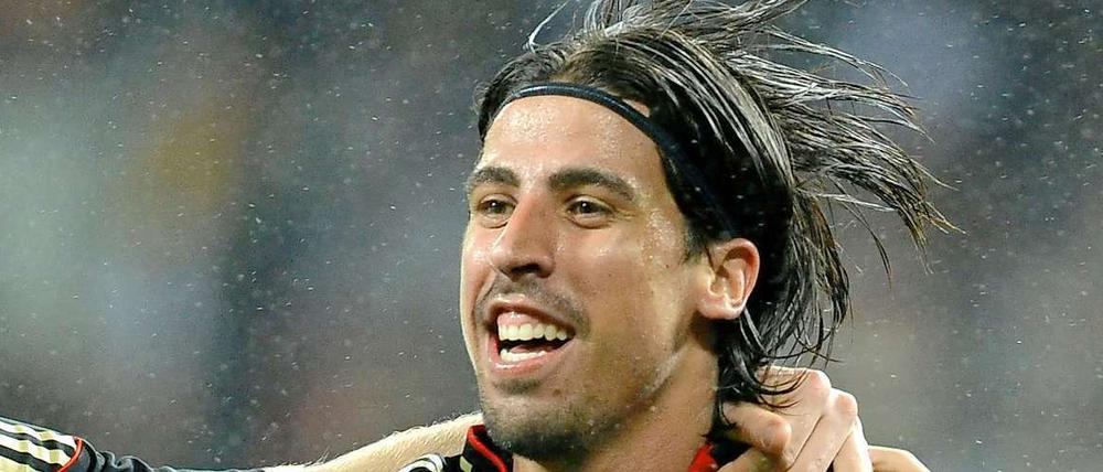 Siegtorschütze Sami Khedira möchte, dass Joachim Löw Bundestrainer bleibt.