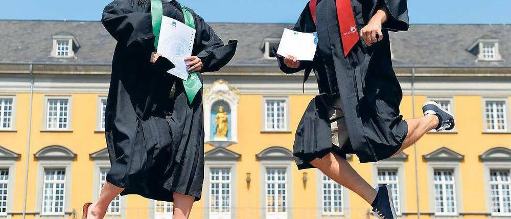 Überflieger. Gefördert werden sollen die besten Studierenden. Foto: dpa