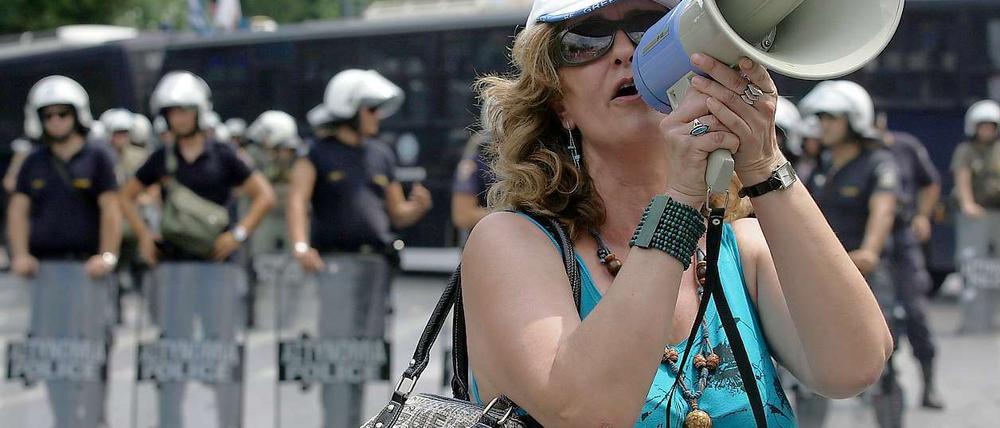 Proteste in Griechenland gegen die Erhöhung des Pensionierungsalters für Staatsbedienstete.