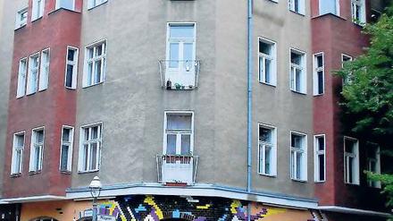 Die Jungen haben den Kiez verändert. Die Pflügerstraße verliert ihre Etablissements. 