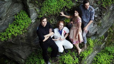 Arcade Fire mit Sänger Win Butler (rechts)