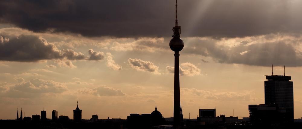 Eine weitere Berliner Lebensader: Die Karl-Liebknecht-Straße am Alexanderplatz.