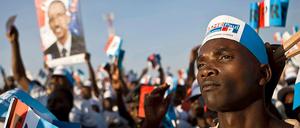 Anhänger von Präsident Kagame rühren die Werbetrommel.