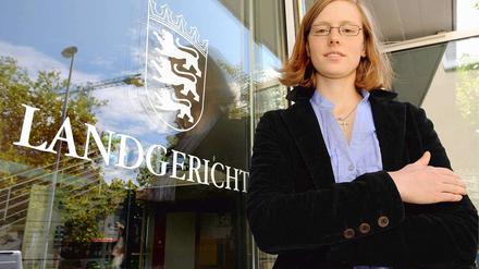 Vor Gericht. Die Biologin und Affenforscherin Esther Carlitz in Konstanz.
