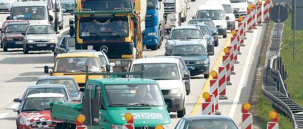 Stauschau. Alle aktuellen deutschen Baustellen aneinandergereiht sind so lang wie die Strecke Berlin-Rom. 