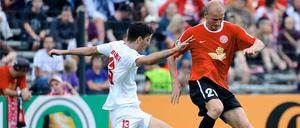 Knapp vorbei: Der Berliner AK hat es nicht geschafft, den FSV Mainz 05 zu Fall zu bringen. Der Erstligist kam mit einem blauen Auge davon und setzte sich mit 2:1 durch.