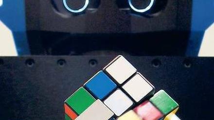 Knifflig. Auch Roboter müssen sich beim Zauberwürfel ziemlich anstrengen. 