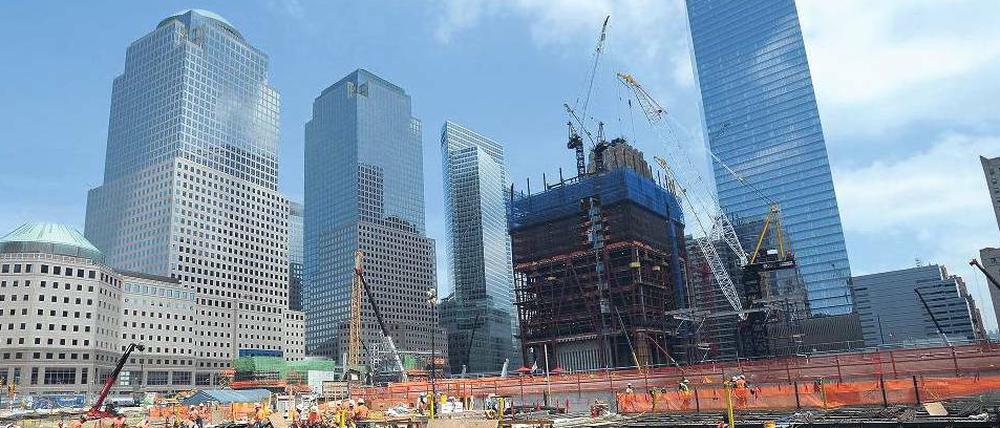Politisch vermintes Gelände. In Manhattan soll eine neue Moschee entstehen – ganz in der Nähe der Baustelle des Ground Zero. Die US-Demokraten befürchten, dass eine Unterstützung des Projekts sie Stimmen bei der bevorstehenden Kongresswahl kosten könnte. 