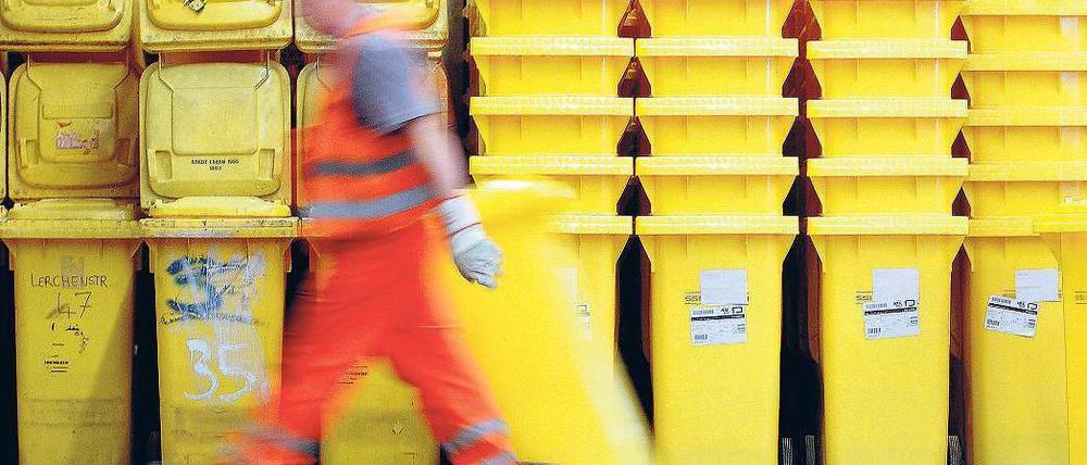 Mehr Reycling. Noch bleibt im Müll, den die Stadtreinigung einsammelt, ein großer Teil des Bio-Abfalls ungenutzt. Künftig soll dieser komplett energetisch verwertet werden. Foto: ddp