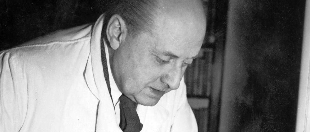 Liebte die Frauen: Gottfried Benn. 