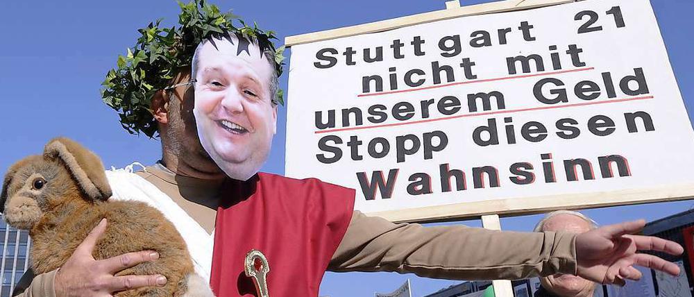 Baden-Württembergs Ministerpräsident Stefan Mappus darf sich einiges anhören ...