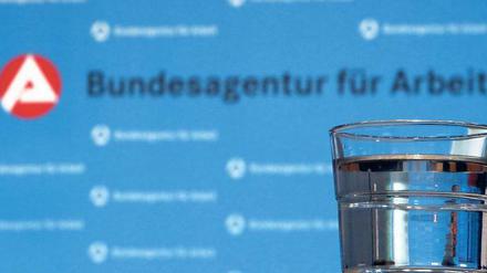 Zuversicht. Die Bundesagentur für Arbeit geht davon aus, dass die Arbeitslosenzahl noch 2010 unter drei Millionen fällt. 
