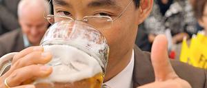 Bierzelt-Novize: Gesundheitsminister Philipp Rösler.